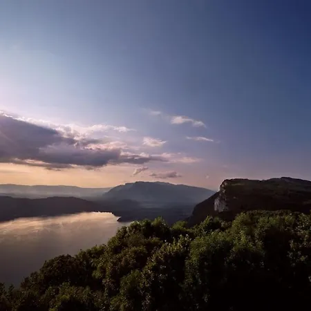 Confort Entre Lac Et Montagne Tresserve Buitenkant foto